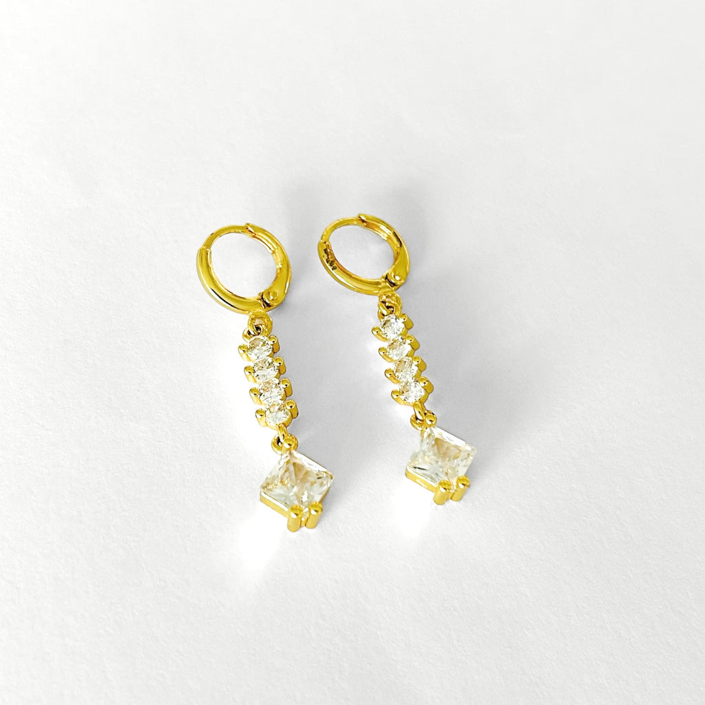 Elizabeth gold earrings